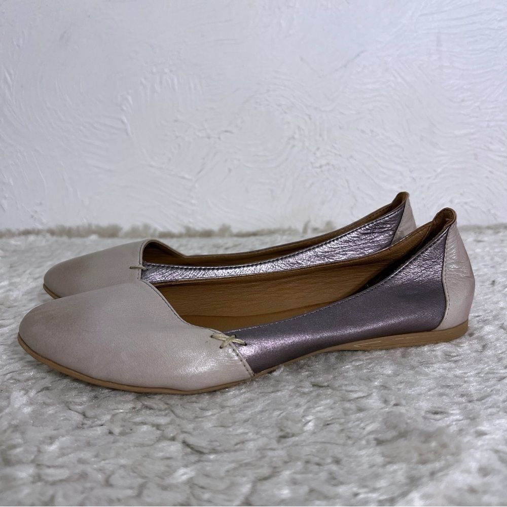 Bueno Leather Round Toe Ballet Flats size 8